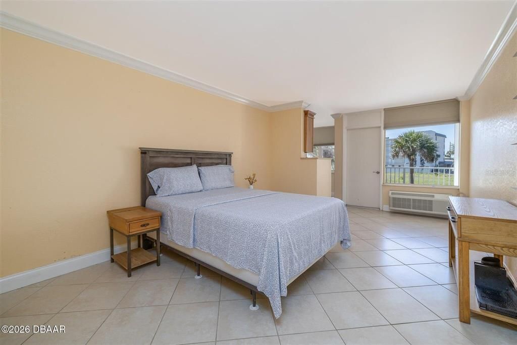 For Sale: $118,500 (1 beds, 1 baths, 476 Square Feet)