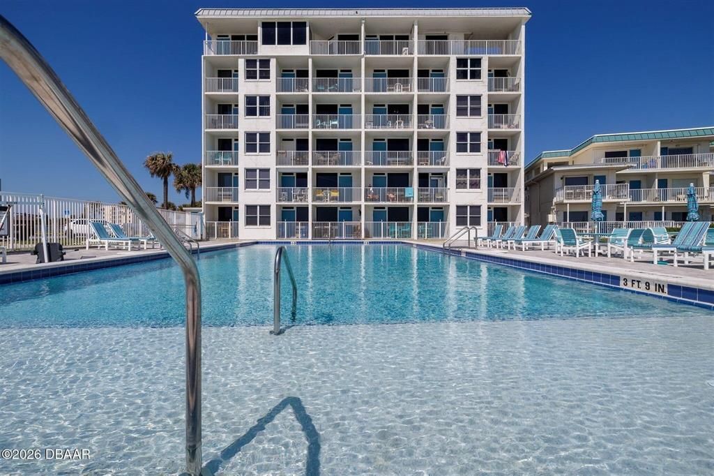For Sale: $118,500 (1 beds, 1 baths, 476 Square Feet)