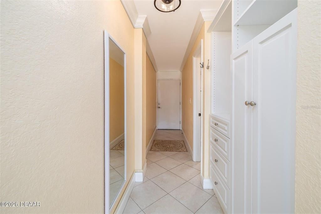 For Sale: $118,500 (1 beds, 1 baths, 476 Square Feet)