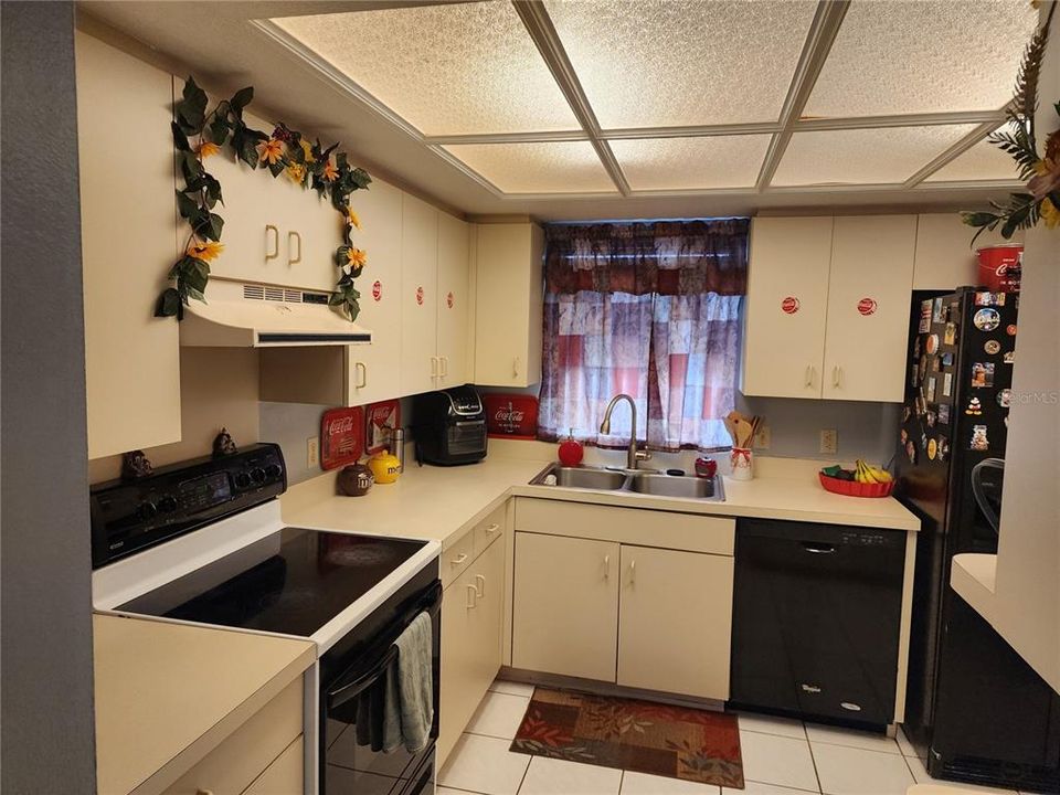 На продажу: $314,900 (3 спален, 2 ванн, 1251 Квадратных фут)