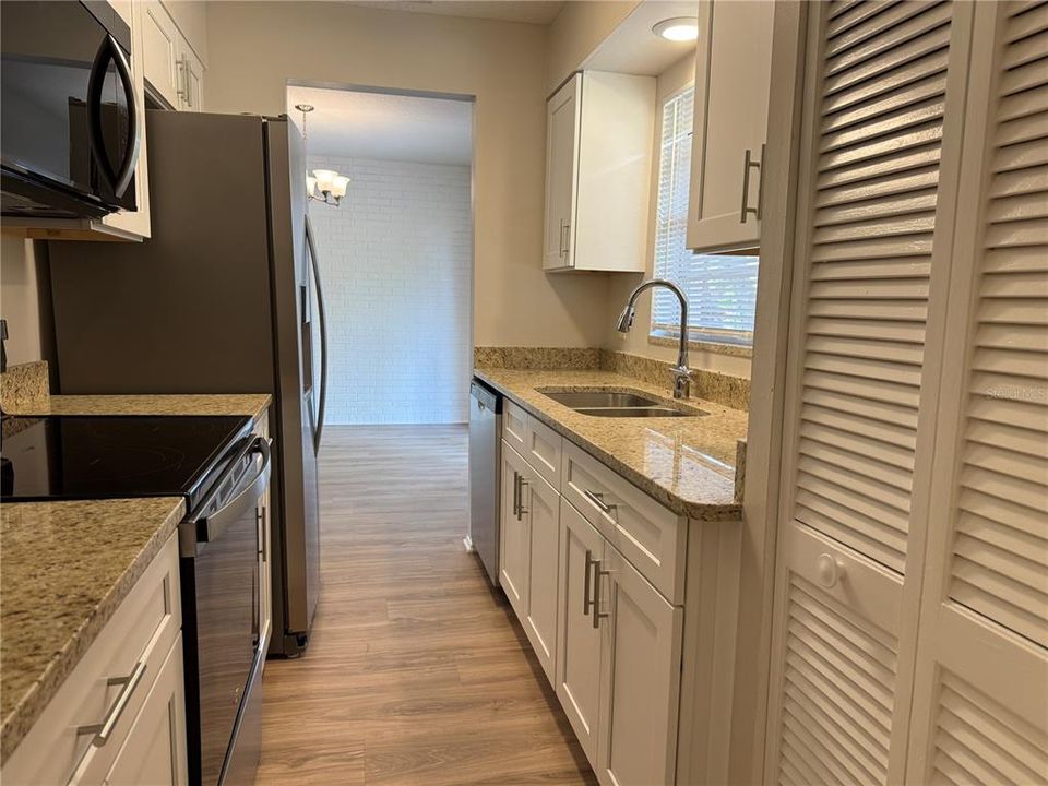 For Rent: $1,800 (3 beds, 2 baths, 1120 Square Feet)