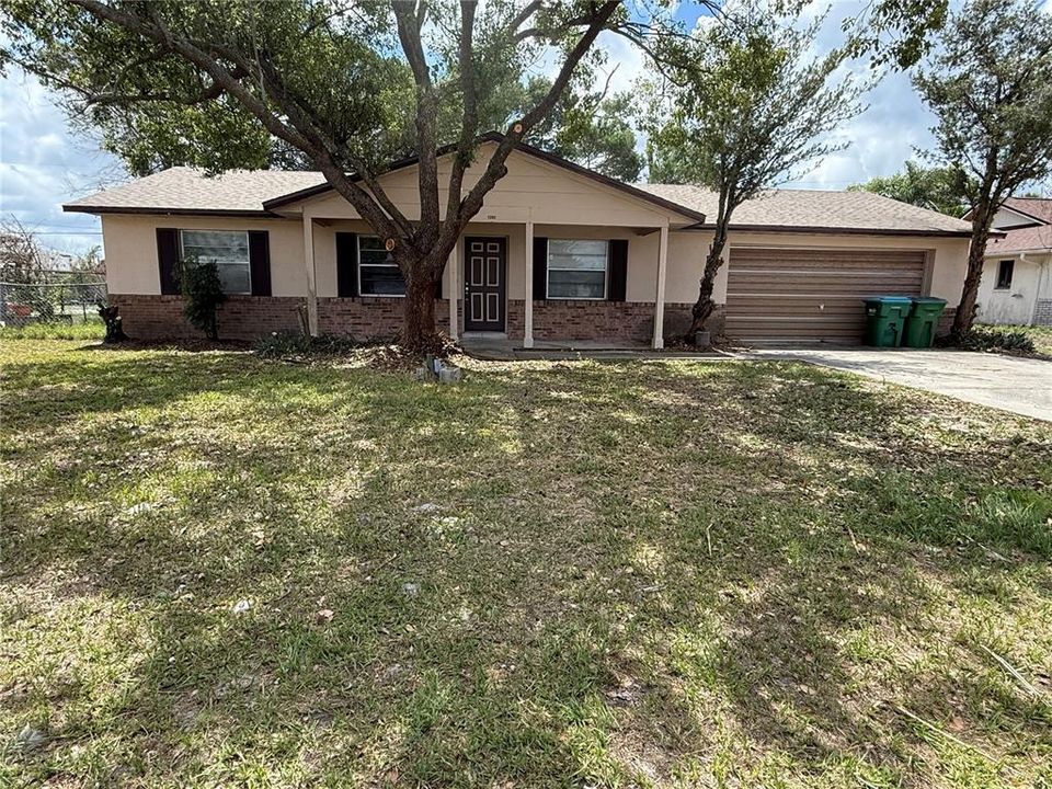 For Rent: $1,800 (3 beds, 2 baths, 1120 Square Feet)