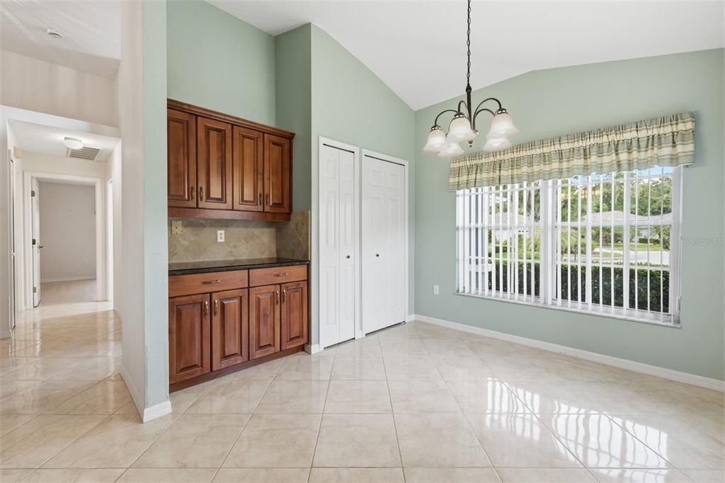 En Venta: $425,000 (3 camas, 2 baños, 2316 Pies cuadrados)