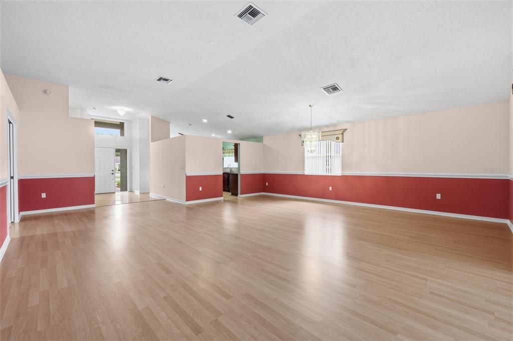 En Venta: $425,000 (3 camas, 2 baños, 2316 Pies cuadrados)