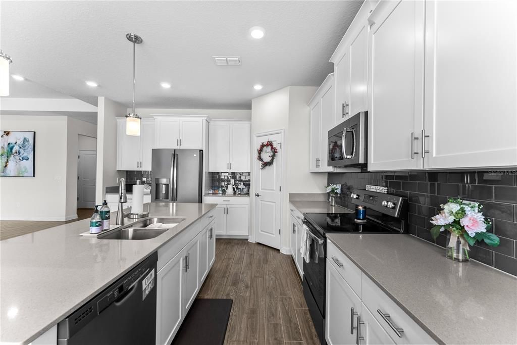 For Rent: $3,500 (4 beds, 3 baths, 2655 Square Feet)