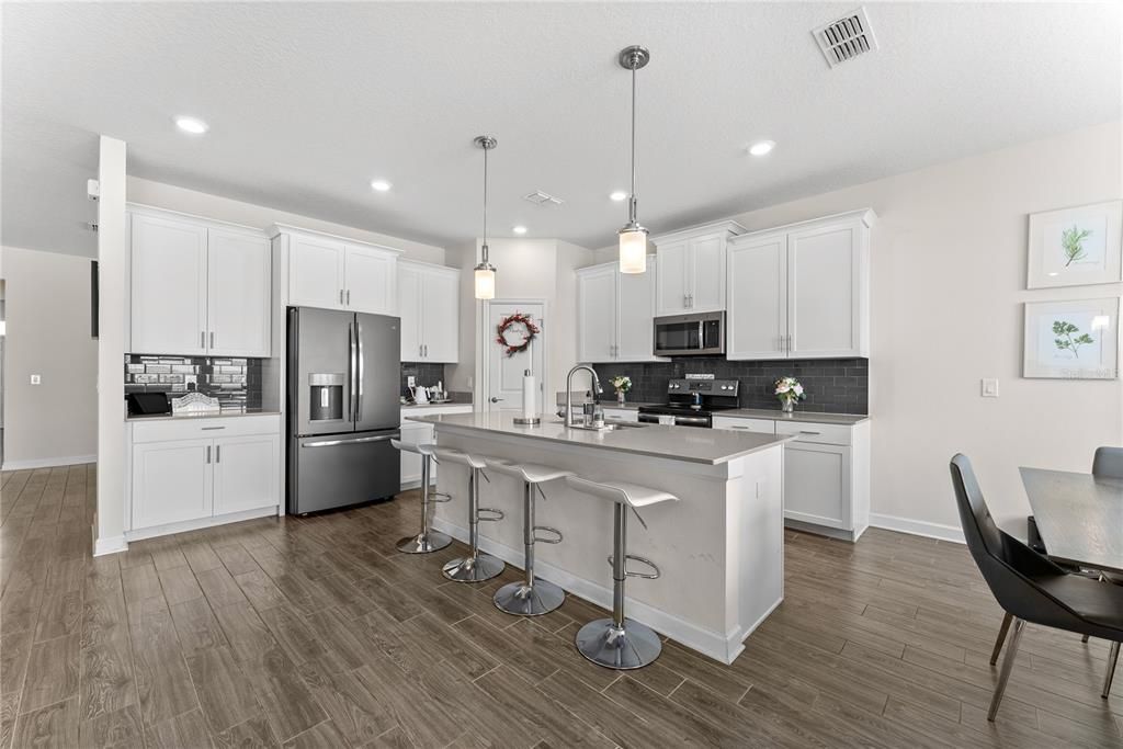 For Rent: $3,500 (4 beds, 3 baths, 2655 Square Feet)