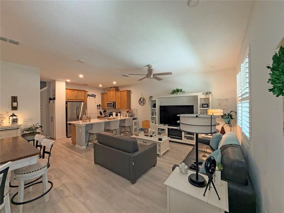 For Sale: $425,000 (3 beds, 2 baths, 1476 Square Feet)
