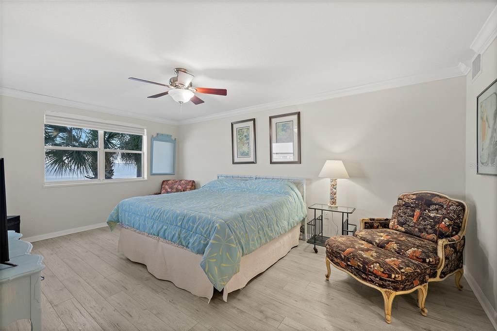 For Sale: $400,000 (3 beds, 2 baths, 2055 Square Feet)