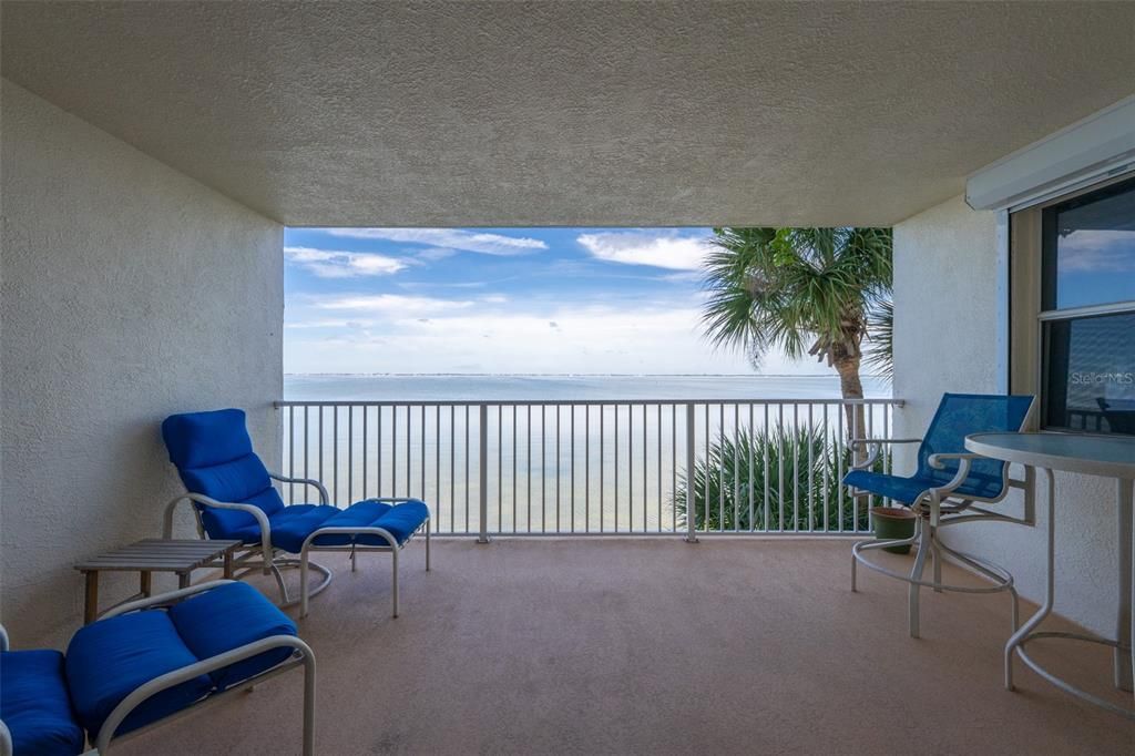 For Sale: $400,000 (3 beds, 2 baths, 2055 Square Feet)