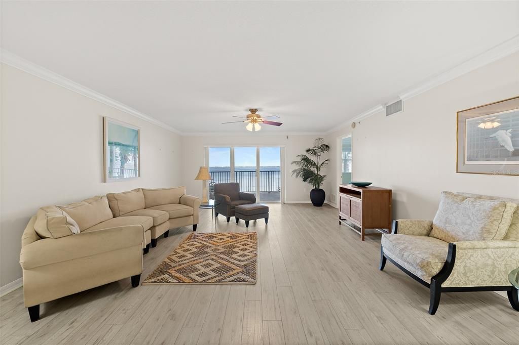 For Sale: $400,000 (3 beds, 2 baths, 2055 Square Feet)