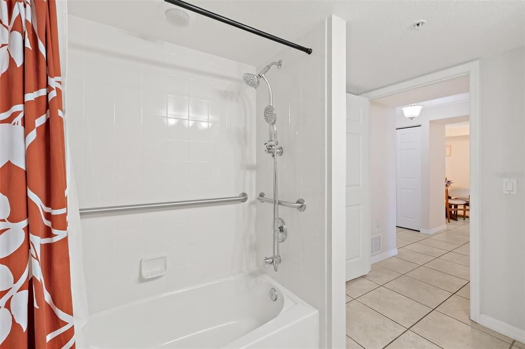 For Sale: $400,000 (3 beds, 2 baths, 2055 Square Feet)