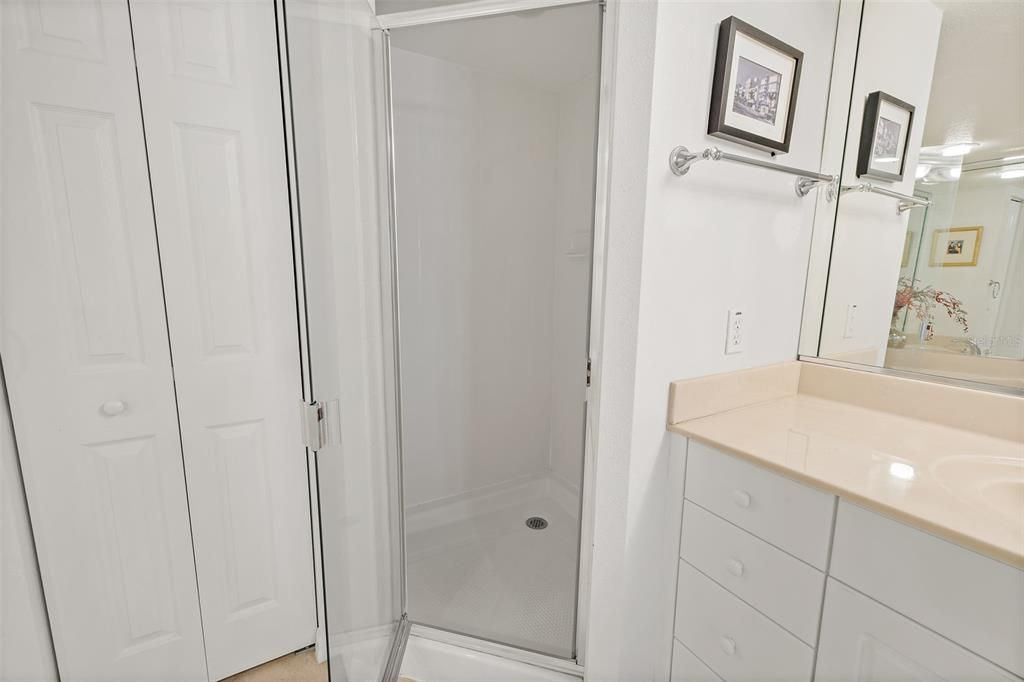 For Sale: $400,000 (3 beds, 2 baths, 2055 Square Feet)