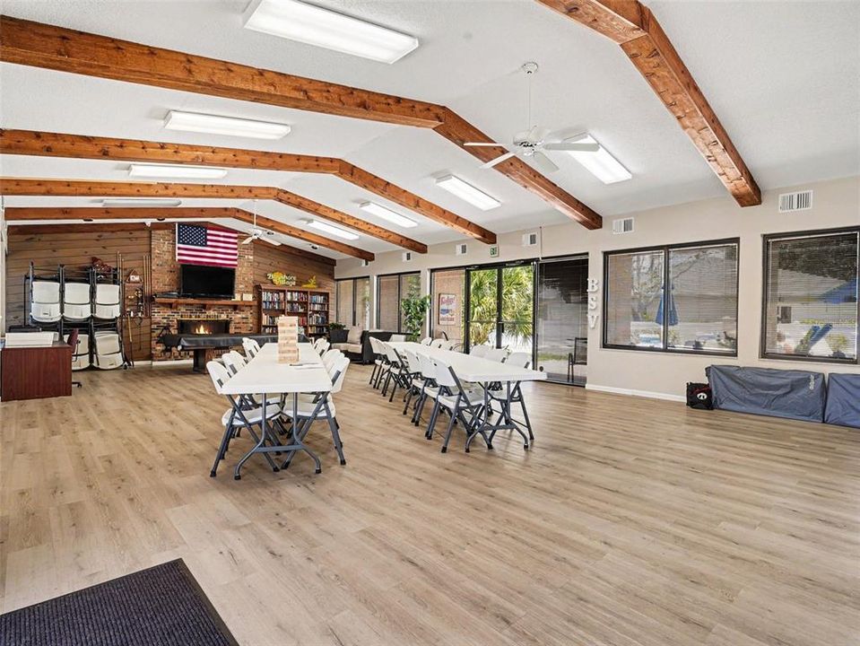 For Sale: $150,000 (2 beds, 2 baths, 898 Square Feet)