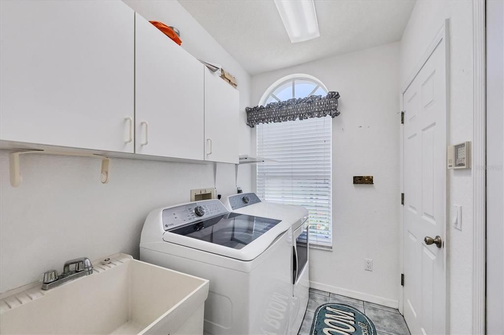 For Rent: $2,700 (3 beds, 2 baths, 1786 Square Feet)