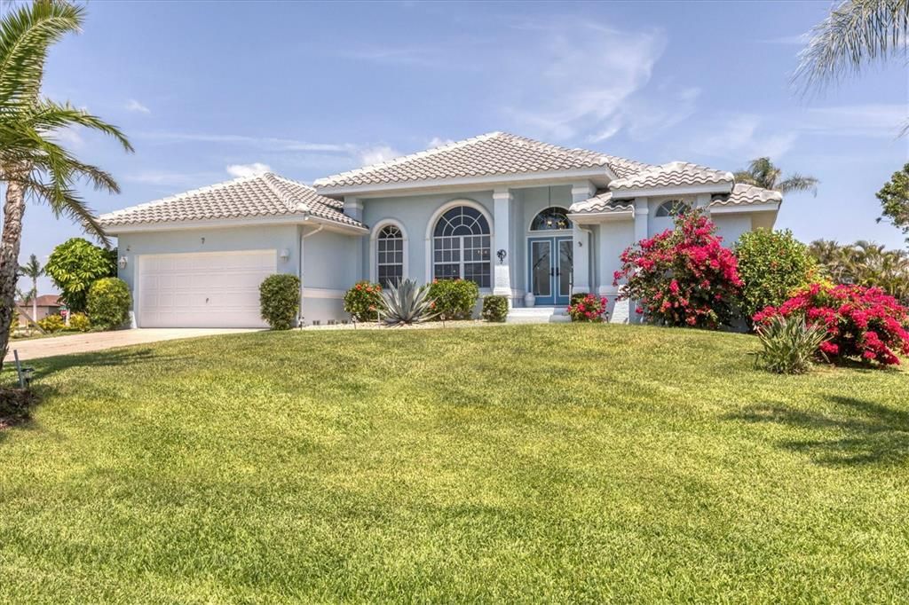 For Rent: $2,700 (3 beds, 2 baths, 1786 Square Feet)