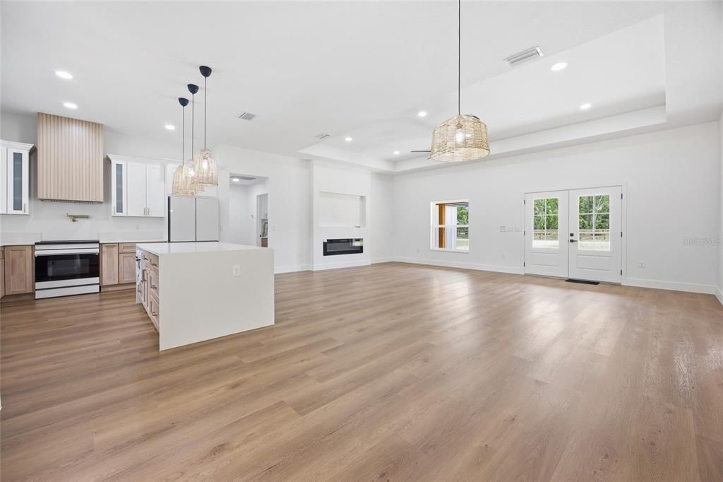 Activo con contrato: $429,900 (3 camas, 2 baños, 1751 Pies cuadrados)