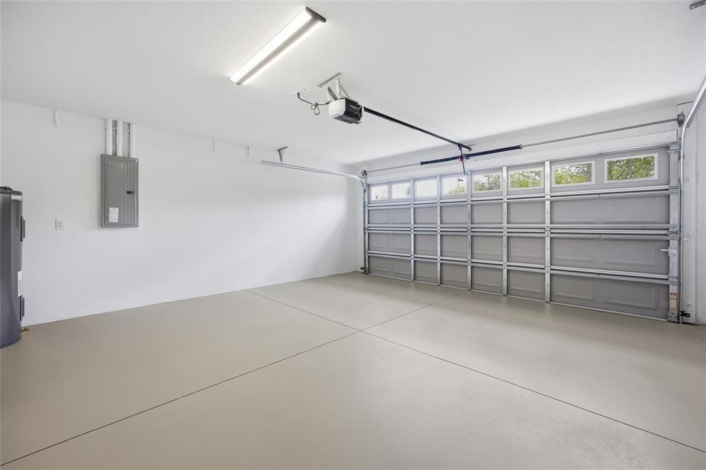 Activo con contrato: $429,900 (3 camas, 2 baños, 1751 Pies cuadrados)