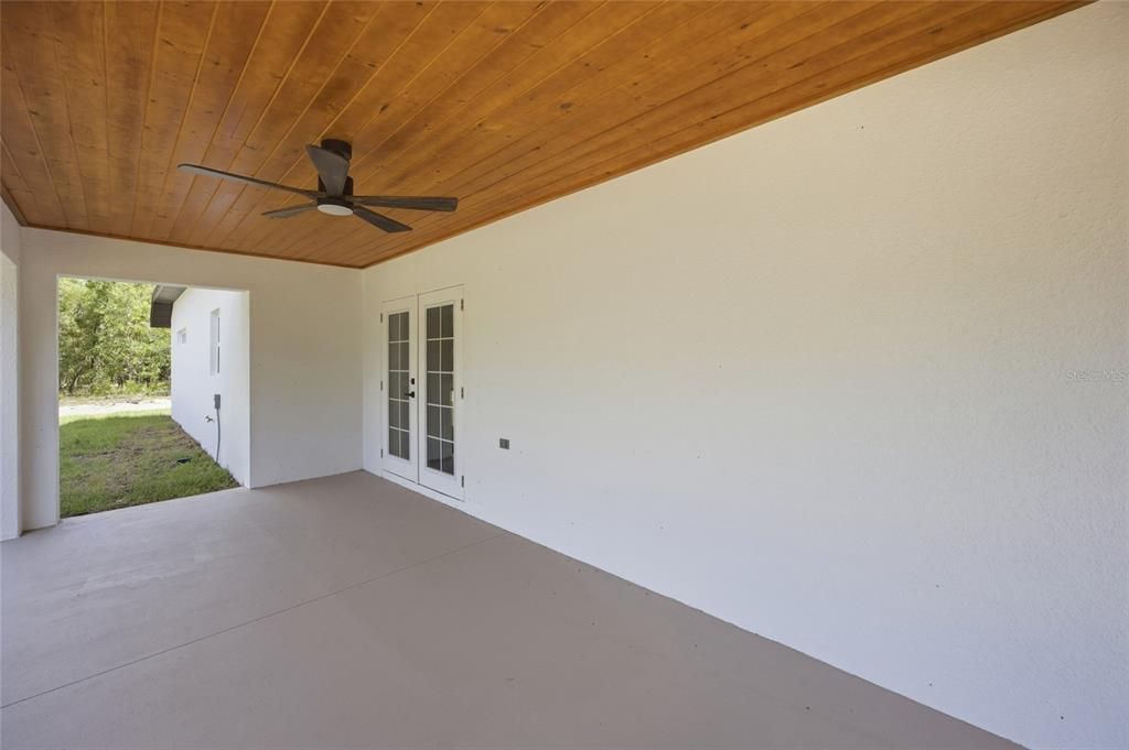 Activo con contrato: $429,900 (3 camas, 2 baños, 1751 Pies cuadrados)