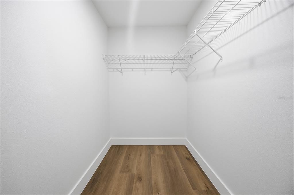 Activo con contrato: $429,900 (3 camas, 2 baños, 1751 Pies cuadrados)