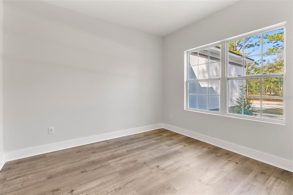 For Sale: $359,000 (3 beds, 2 baths, 1648 Square Feet)