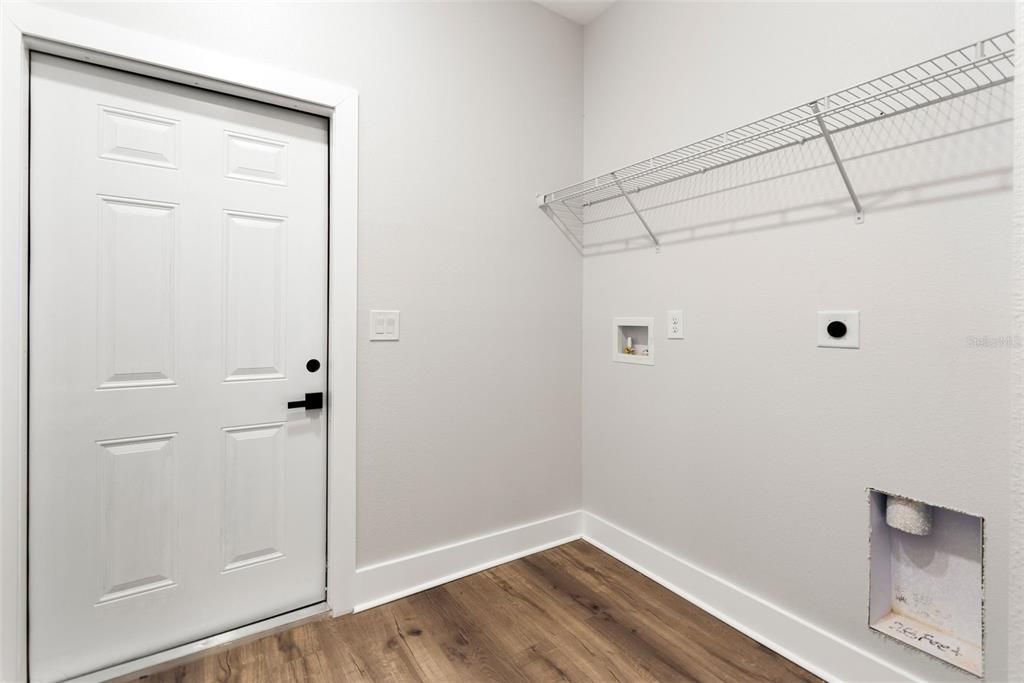 For Sale: $359,000 (3 beds, 2 baths, 1648 Square Feet)