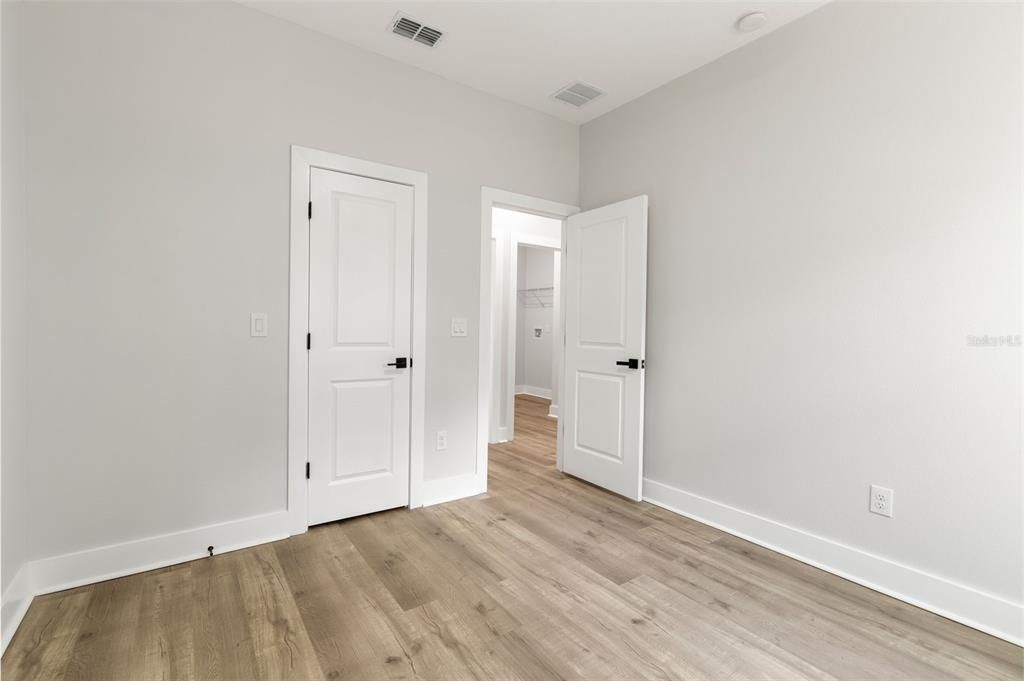 For Sale: $359,000 (3 beds, 2 baths, 1648 Square Feet)