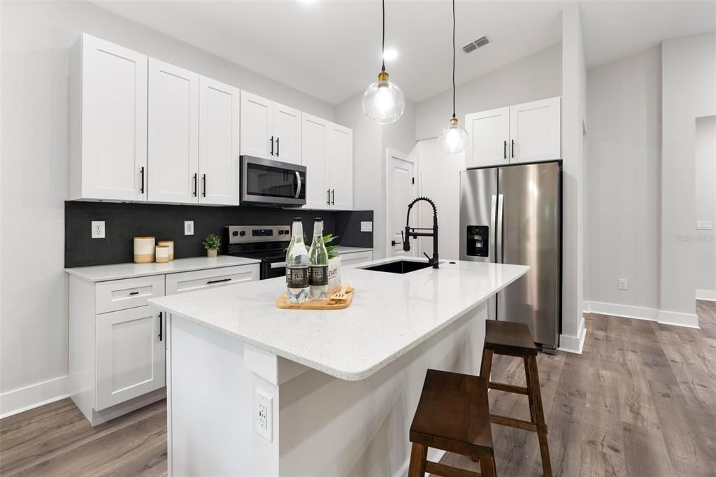For Sale: $359,000 (3 beds, 2 baths, 1648 Square Feet)