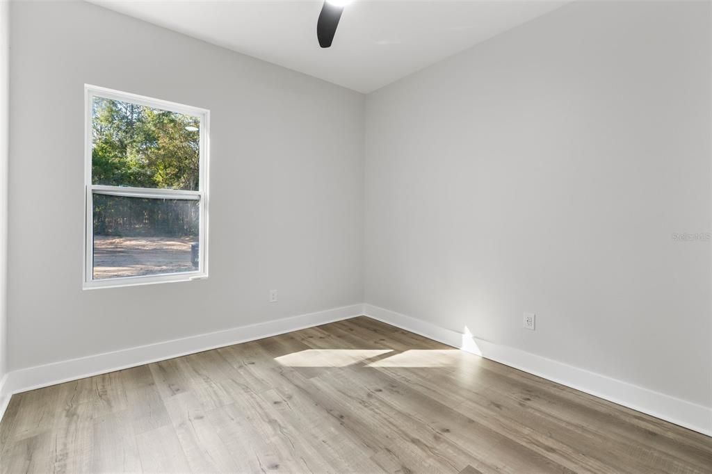For Sale: $359,000 (3 beds, 2 baths, 1648 Square Feet)