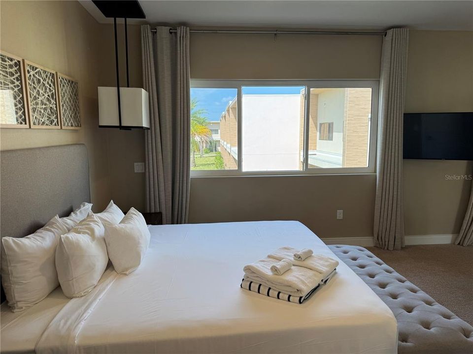 En Venta: $489,999 (4 camas, 4 baños, 2356 Pies cuadrados)