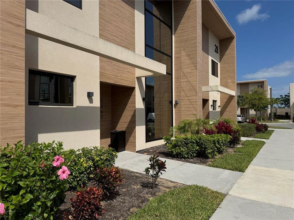 En Venta: $489,999 (4 camas, 4 baños, 2356 Pies cuadrados)