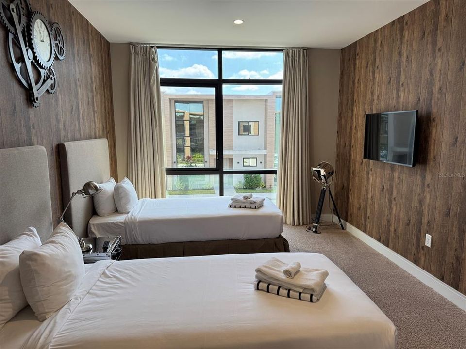 En Venta: $489,999 (4 camas, 4 baños, 2356 Pies cuadrados)