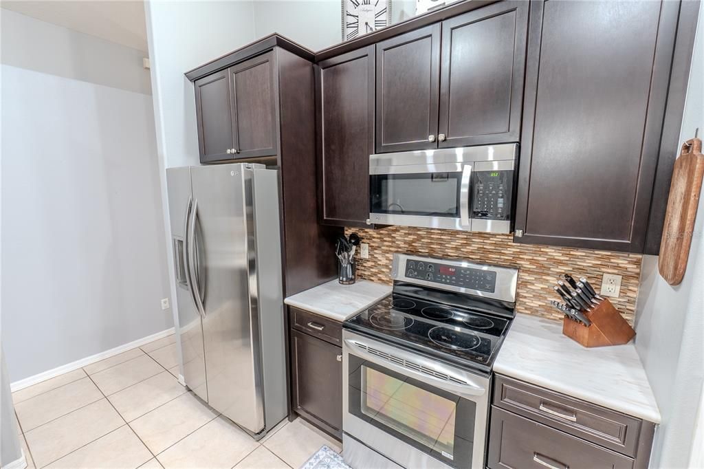Activo con contrato: $370,000 (3 camas, 2 baños, 1382 Pies cuadrados)