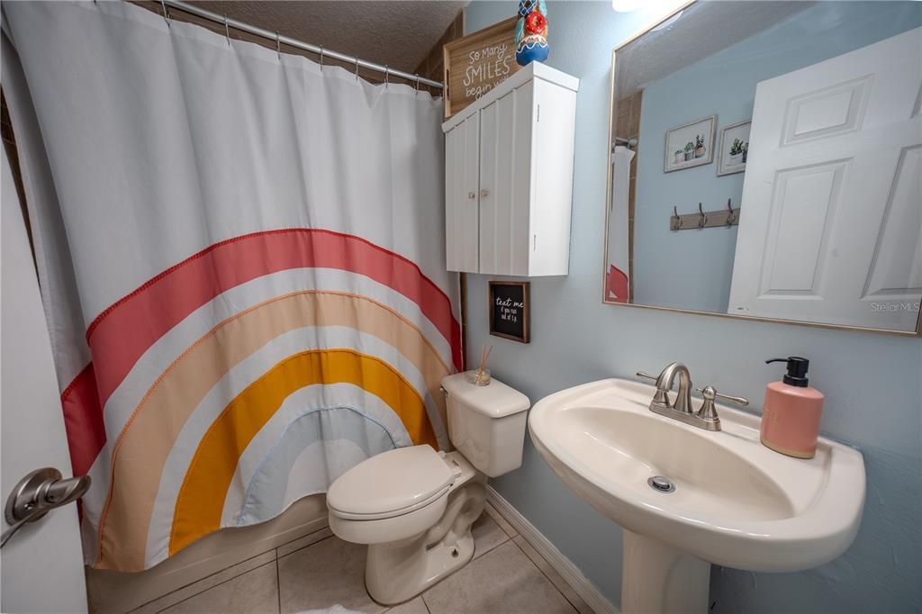 Activo con contrato: $370,000 (3 camas, 2 baños, 1382 Pies cuadrados)