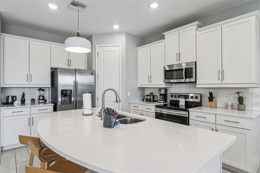 For Sale: $535,000 (4 beds, 3 baths, 2363 Square Feet)