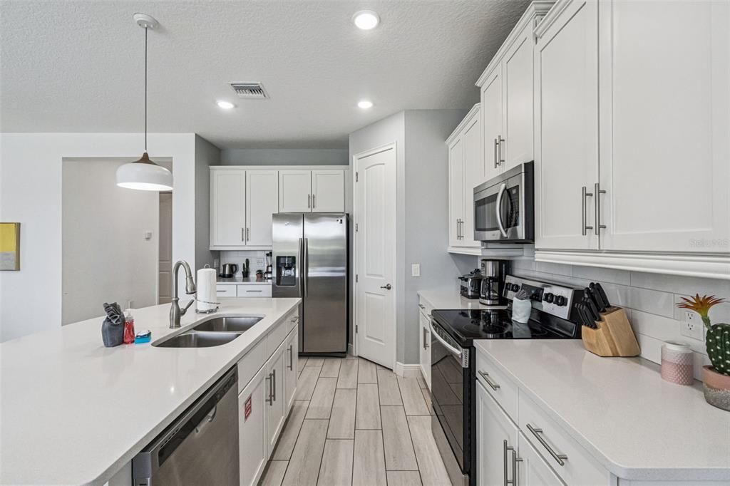 For Sale: $535,000 (4 beds, 3 baths, 2363 Square Feet)