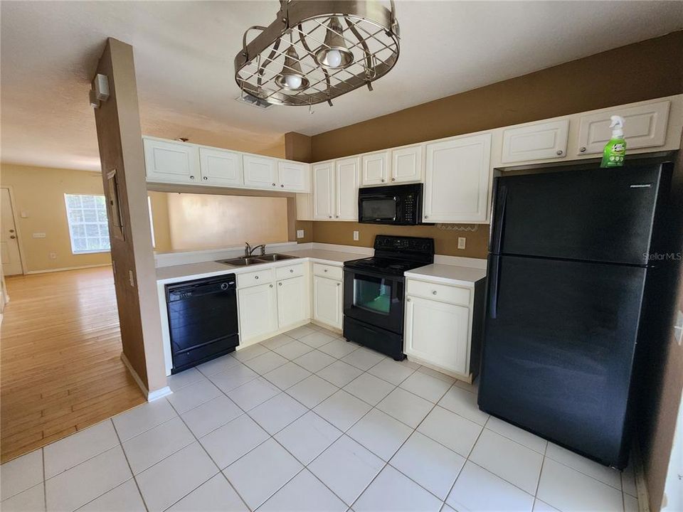 For Rent: $1,800 (2 beds, 2 baths, 1184 Square Feet)