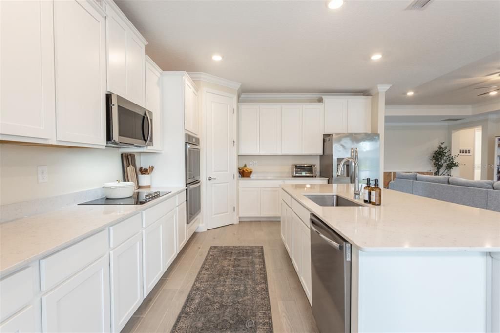 For Sale: $525,000 (4 beds, 3 baths, 2657 Square Feet)