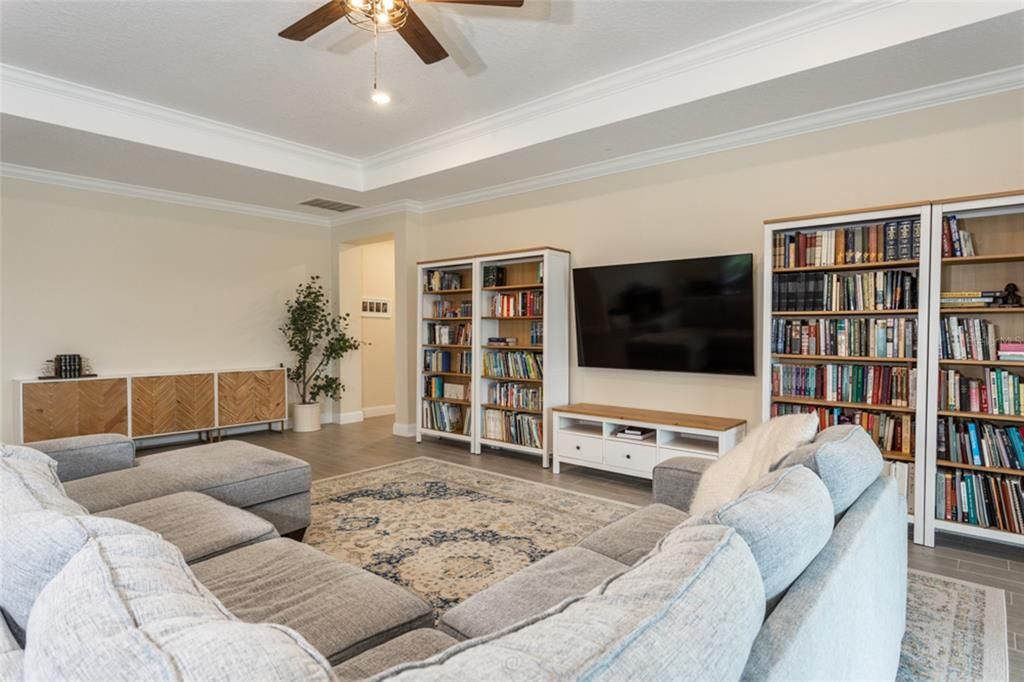 For Sale: $525,000 (4 beds, 3 baths, 2657 Square Feet)