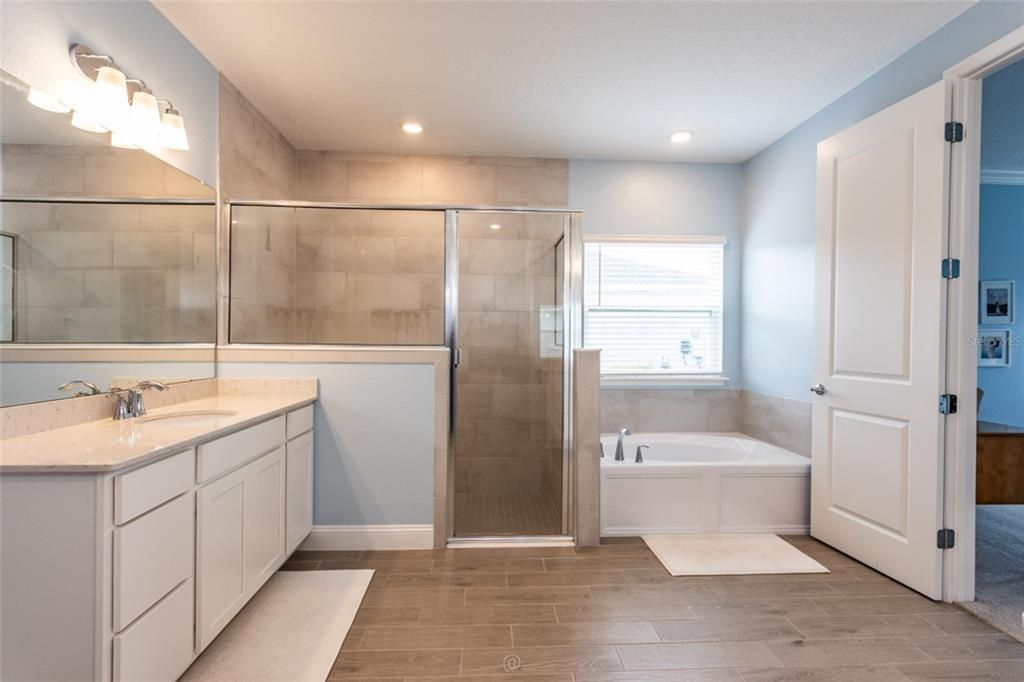 For Sale: $525,000 (4 beds, 3 baths, 2657 Square Feet)