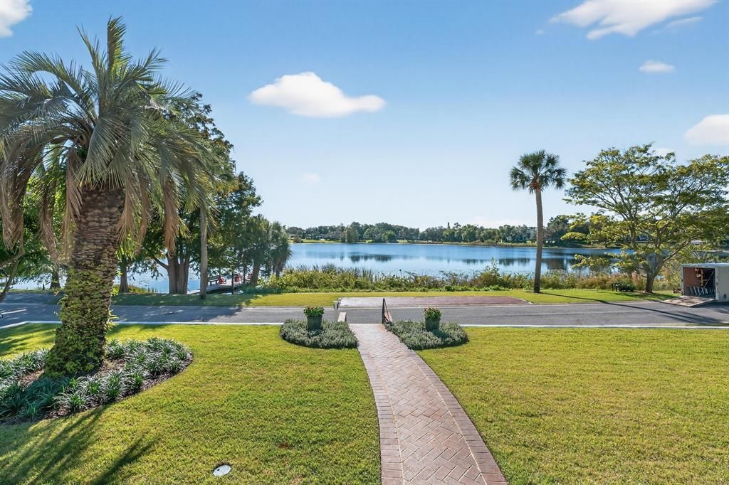 For Sale: $1,795,000 (3 beds, 3 baths, 2351 Square Feet)