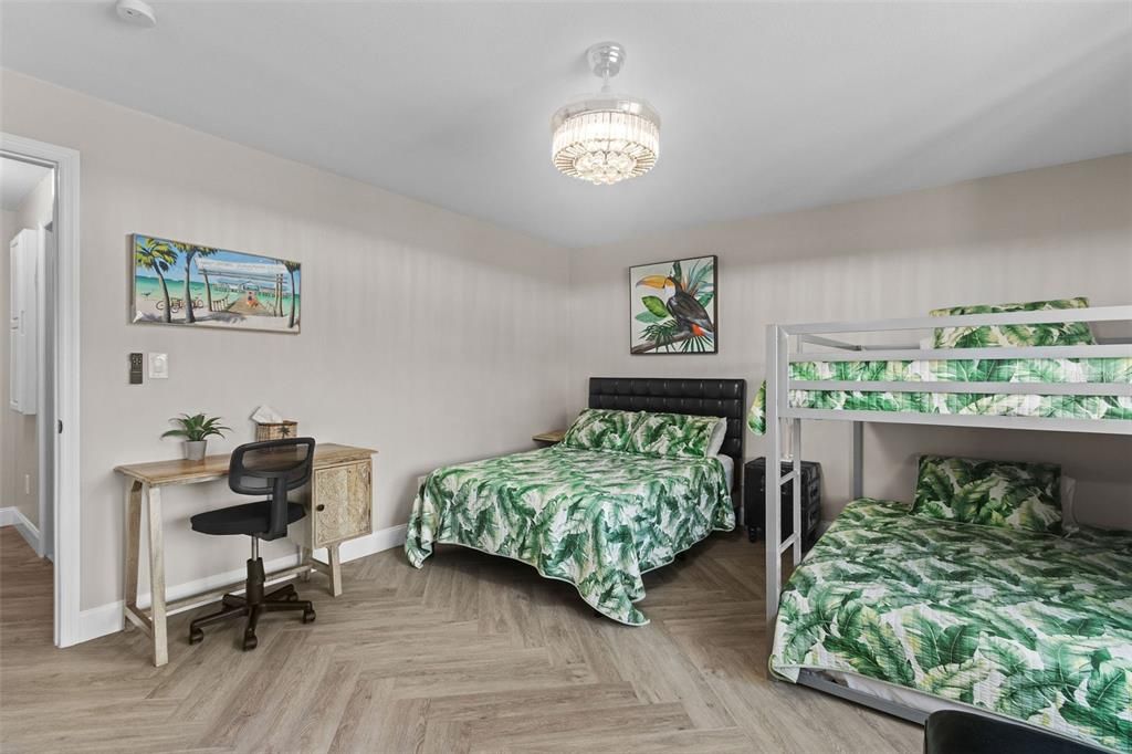 En Venta: $299,500 (3 camas, 2 baños, 1320 Pies cuadrados)