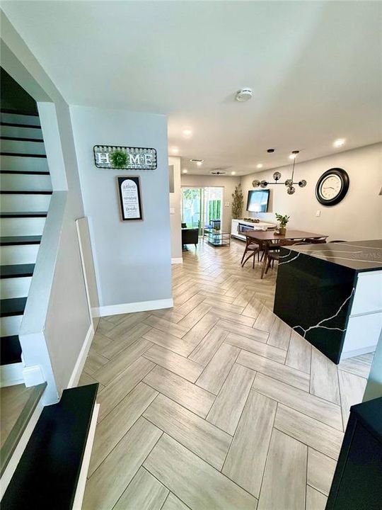En Venta: $299,500 (3 camas, 2 baños, 1320 Pies cuadrados)
