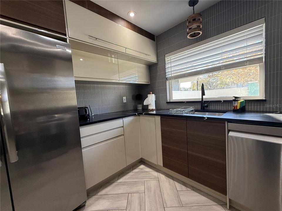 En Venta: $299,500 (3 camas, 2 baños, 1320 Pies cuadrados)