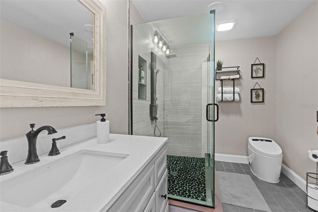 En Venta: $299,500 (3 camas, 2 baños, 1320 Pies cuadrados)