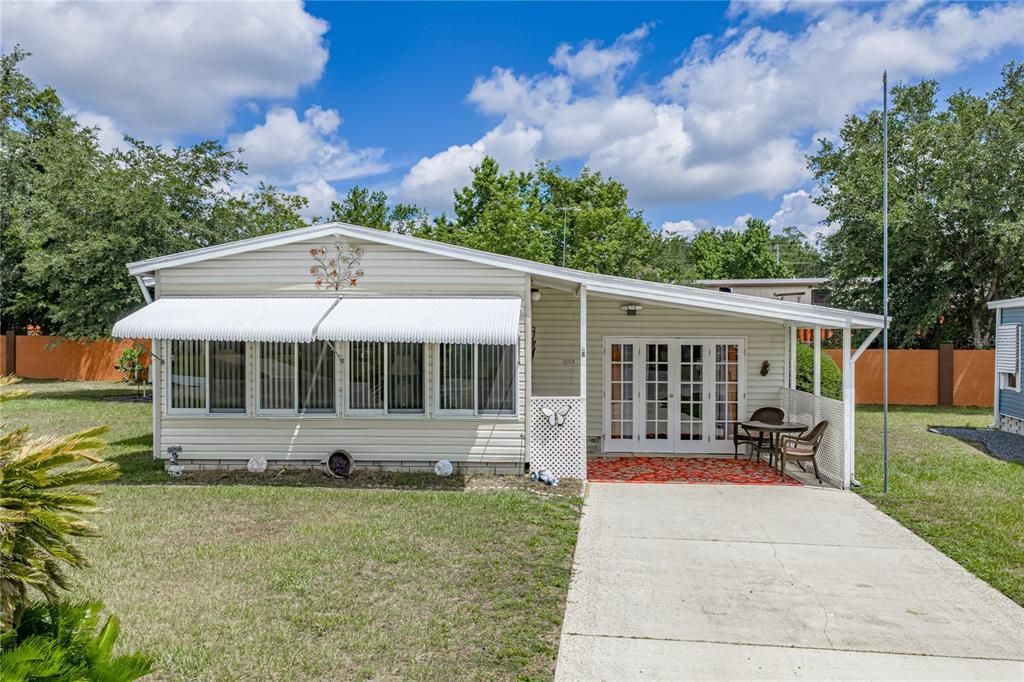 На продажу: $149,900 (2 спален, 2 ванн, 1086 Квадратных фут)