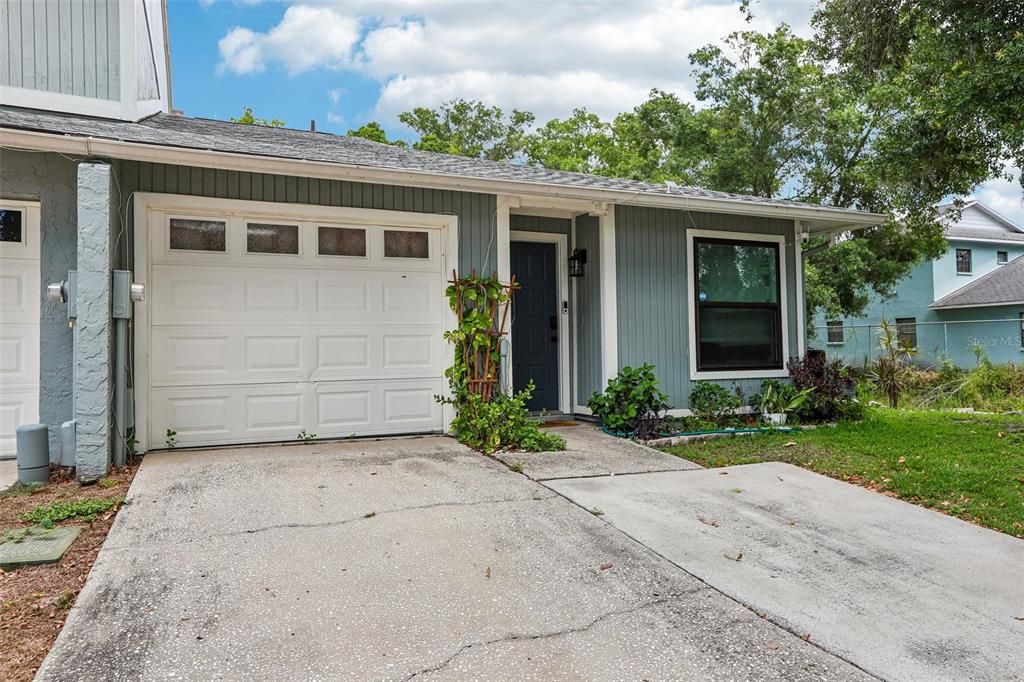 For Sale: $260,000 (2 beds, 1 baths, 1003 Square Feet)