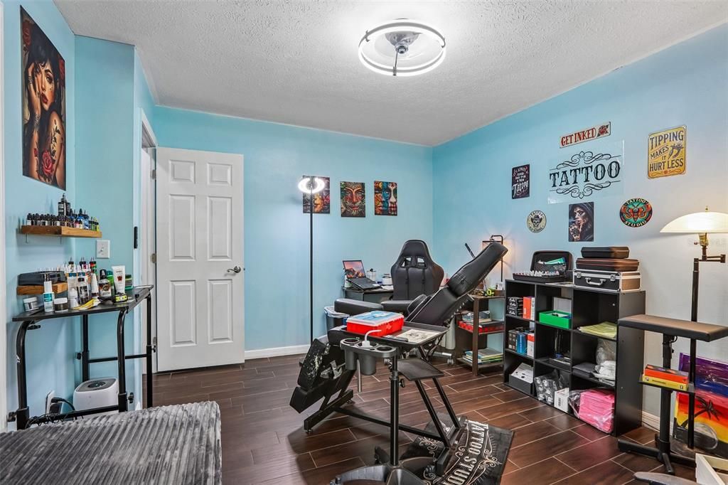 For Sale: $260,000 (2 beds, 1 baths, 1003 Square Feet)