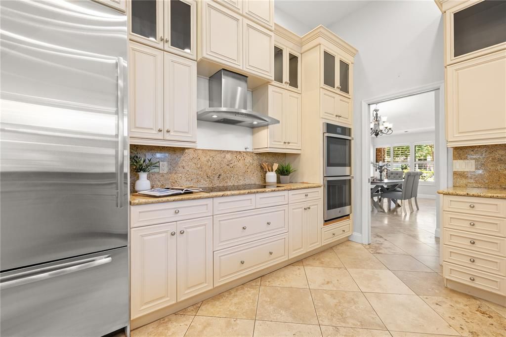 For Sale: $1,400,000 (4 beds, 3 baths, 4245 Square Feet)