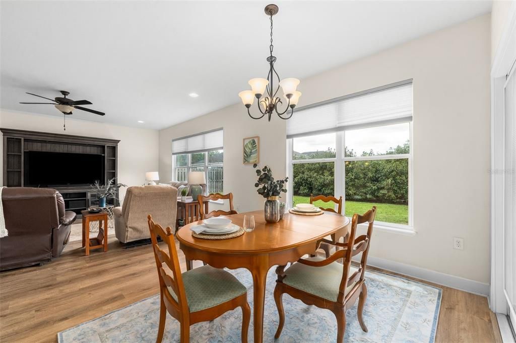 For Sale: $319,000 (4 beds, 2 baths, 1623 Square Feet)