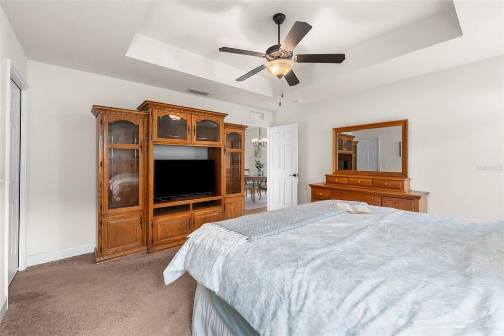 For Sale: $319,000 (4 beds, 2 baths, 1623 Square Feet)